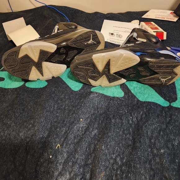 Jordan 6-17-23 size 10 in original box but used 8 out of 10 condition - Picture 3 of 11